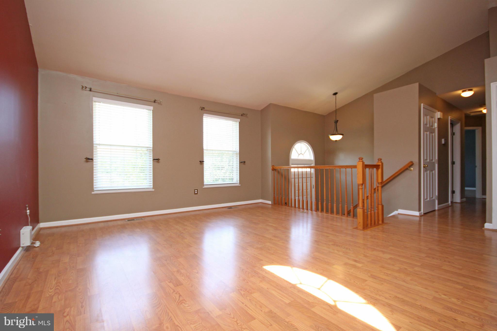6540 Rice Court Elkridge, MD 21075 - Photo 5 of 30 Living Room