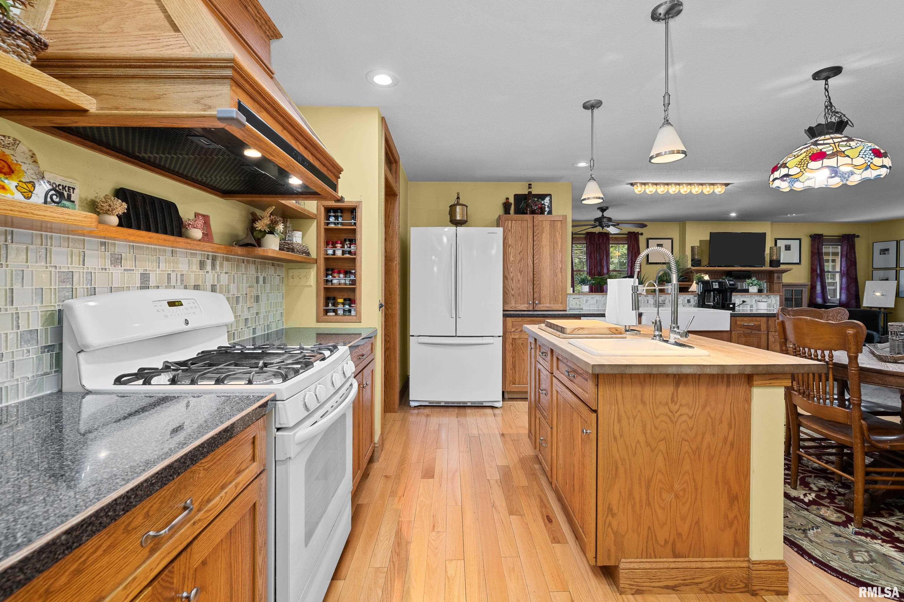 9833 Albany Road Erie, IL 61250 - Photo 19 of 60 Gallery Image 19