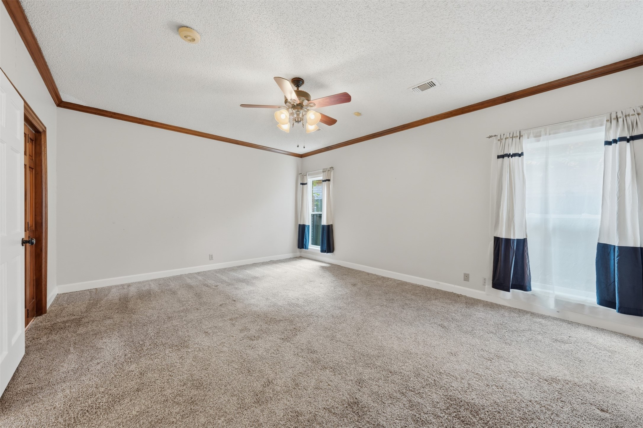 1422 Trace Drive Houston, TX 77077 - Photo 24 of 47 a view of an empty room with a window