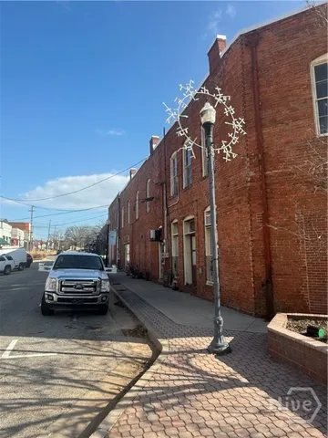 $1,300 | 1736 North Broad Street, Unit 201, Commerce, GA 30529