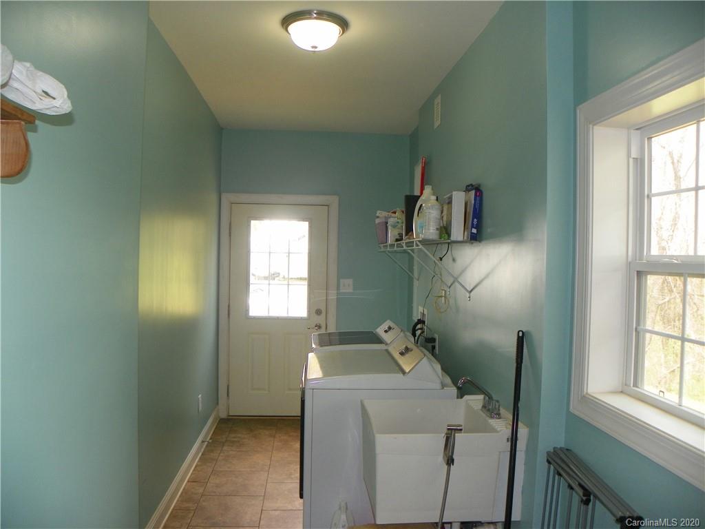 860 Windswept Ridge Road Marshall, NC 28753 - Photo 19 of 34 Gallery Image 19