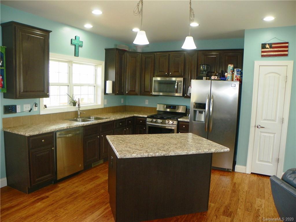 860 Windswept Ridge Road Marshall, NC 28753 - Photo 3 of 34 Gallery Image 3