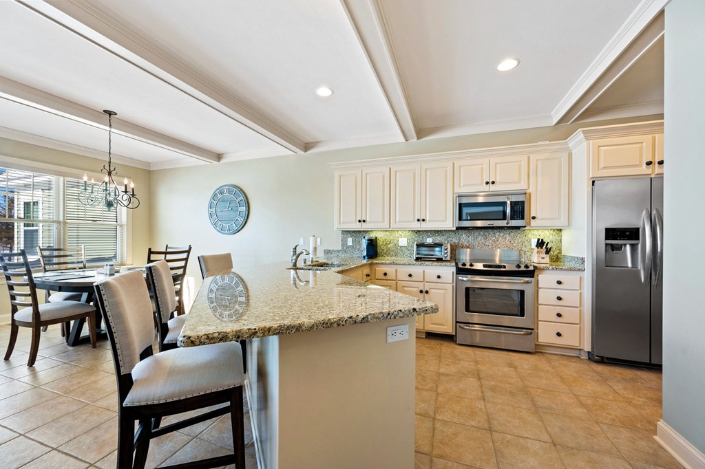 7135 Ida Red Road, Unit 2104 Egg Harbor, WI 54209 - Photo 11 of 34 Kitchen Island