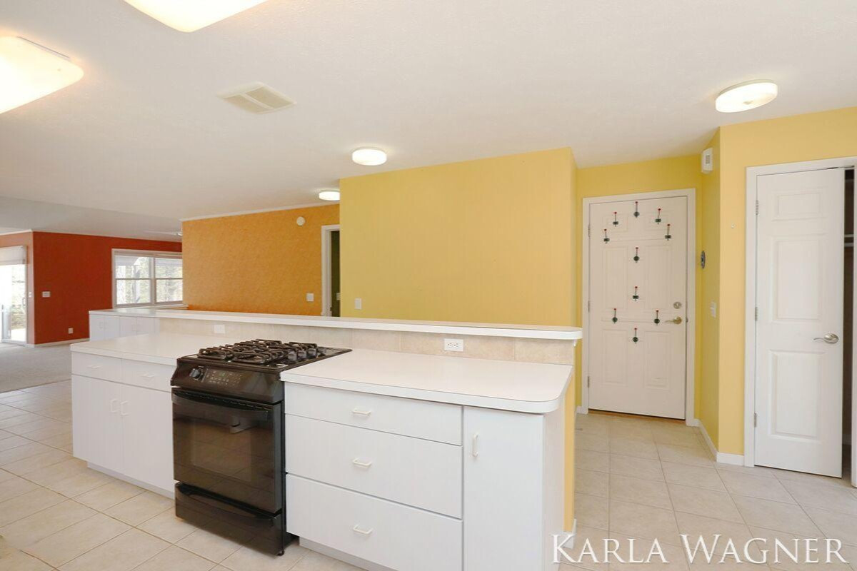 19102 Ravine Rdg Drive, Unit 29 Spring Lake, MI 49456 - Photo 5 of 10 IMG_1920_preview