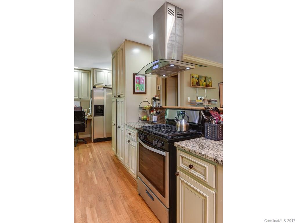 7 Pinehurst Road Asheville, NC 28805 - Photo 6 of 23 Gallery Image 6