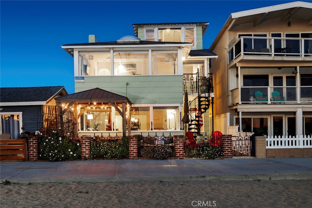 1003 East Balboa Blvd  