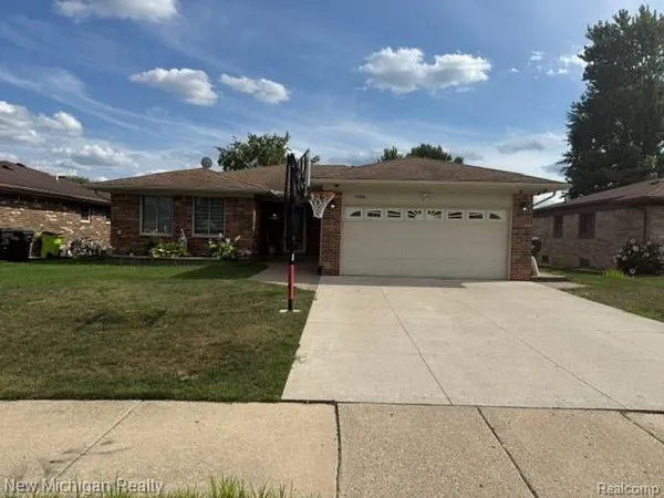 $375,000 | 4966 Peachtree Drive, Sterling Heights, MI 48310