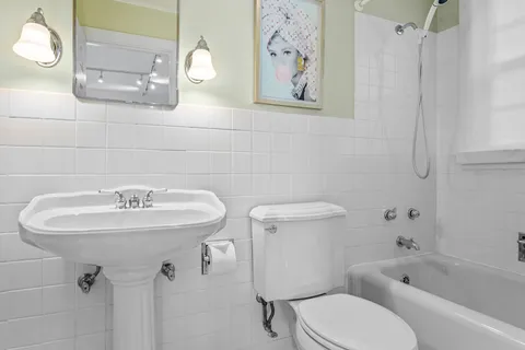 $1,795,000 | 2530 Kenilworth Avenue, Wilmette, IL 60091