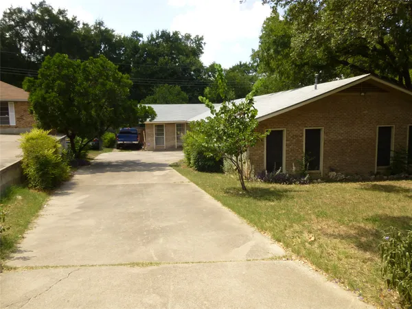 $2,095 | 3402 South Oak Drive, Unit B, Austin, TX 78704