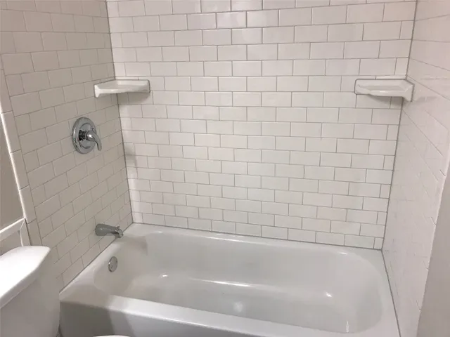 $2,100 | 3402 South Oak Drive, Unit B, Austin, TX 78704