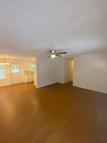 $2,100 | 3402 South Oak Drive, Unit B, Austin, TX 78704