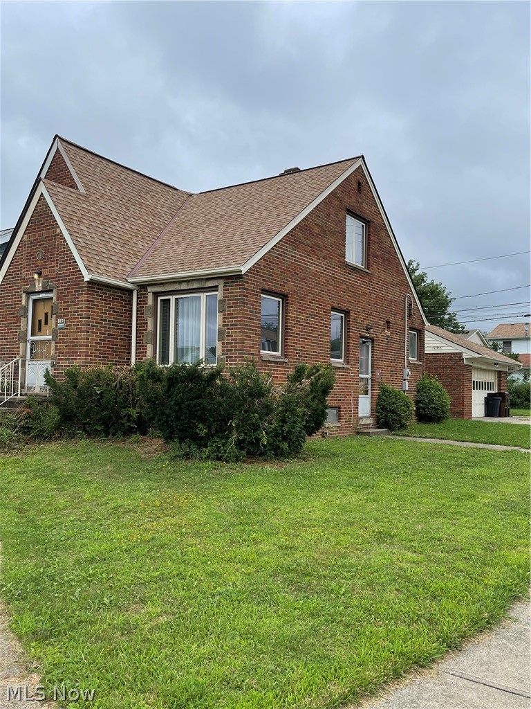 6171 Stanbury Road Parma, OH 44129 - Photo 3 of 22