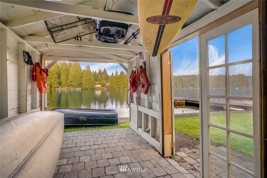 319 West Shore Loop Road Snohomish, WA 98290 - Photo 11 of 32