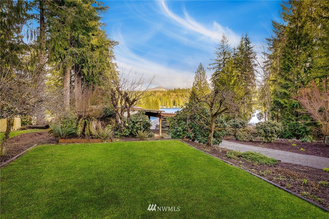 319 West Shore Loop Road Snohomish, WA 98290 - Photo 27 of 32 a view of a park with large trees
