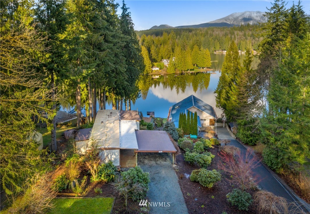 319 West Shore Loop Road Snohomish, WA 98290 - Photo 29 of 32 a view of swimming pool and lake view