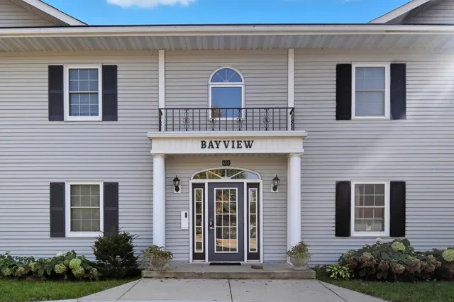 $239,900 | 401 Walnut Avenue, Unit 201, Madison Lake, MN 56063