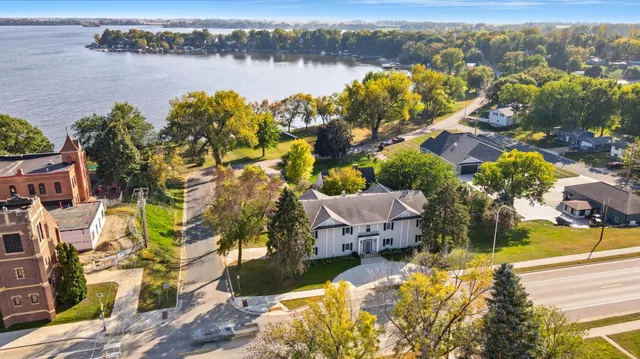 $239,900 | 401 Walnut Avenue, Unit 201, Madison Lake, MN 56063