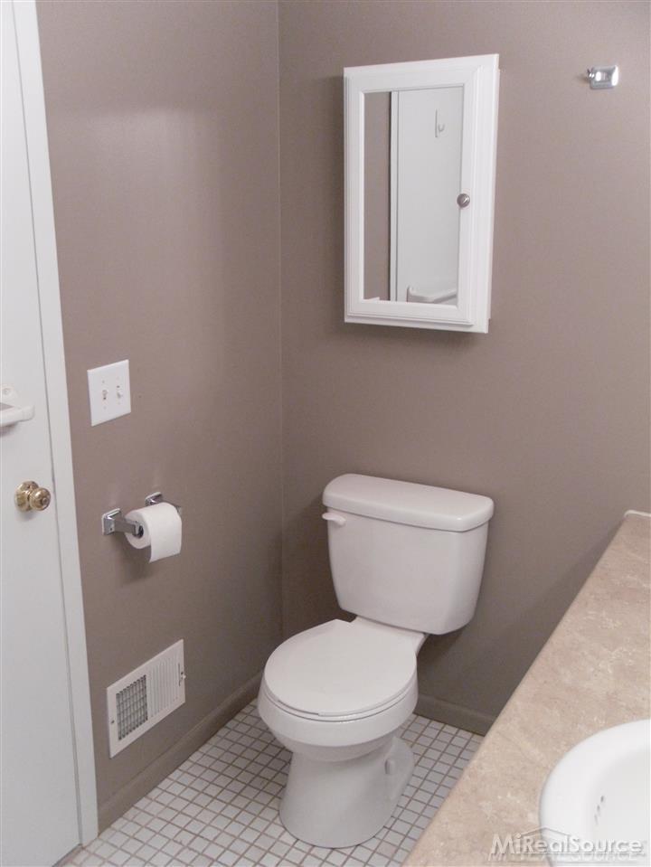 28366 Raleigh Crescent Drive, Unit 27 New Baltimore, MI 48051 - Photo 16 of 27