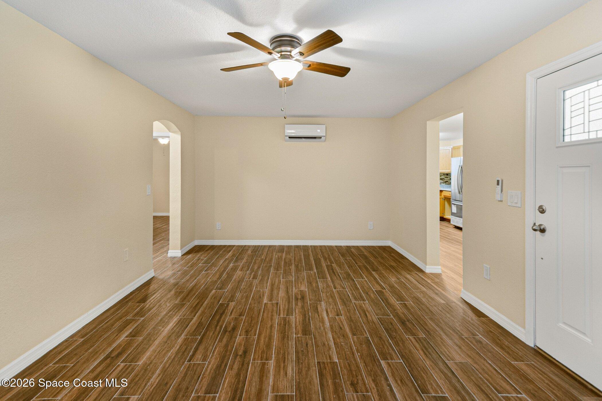 175 Northwest Valencia Road Melbourne, FL 32904 - Photo 4 of 24 Family Room