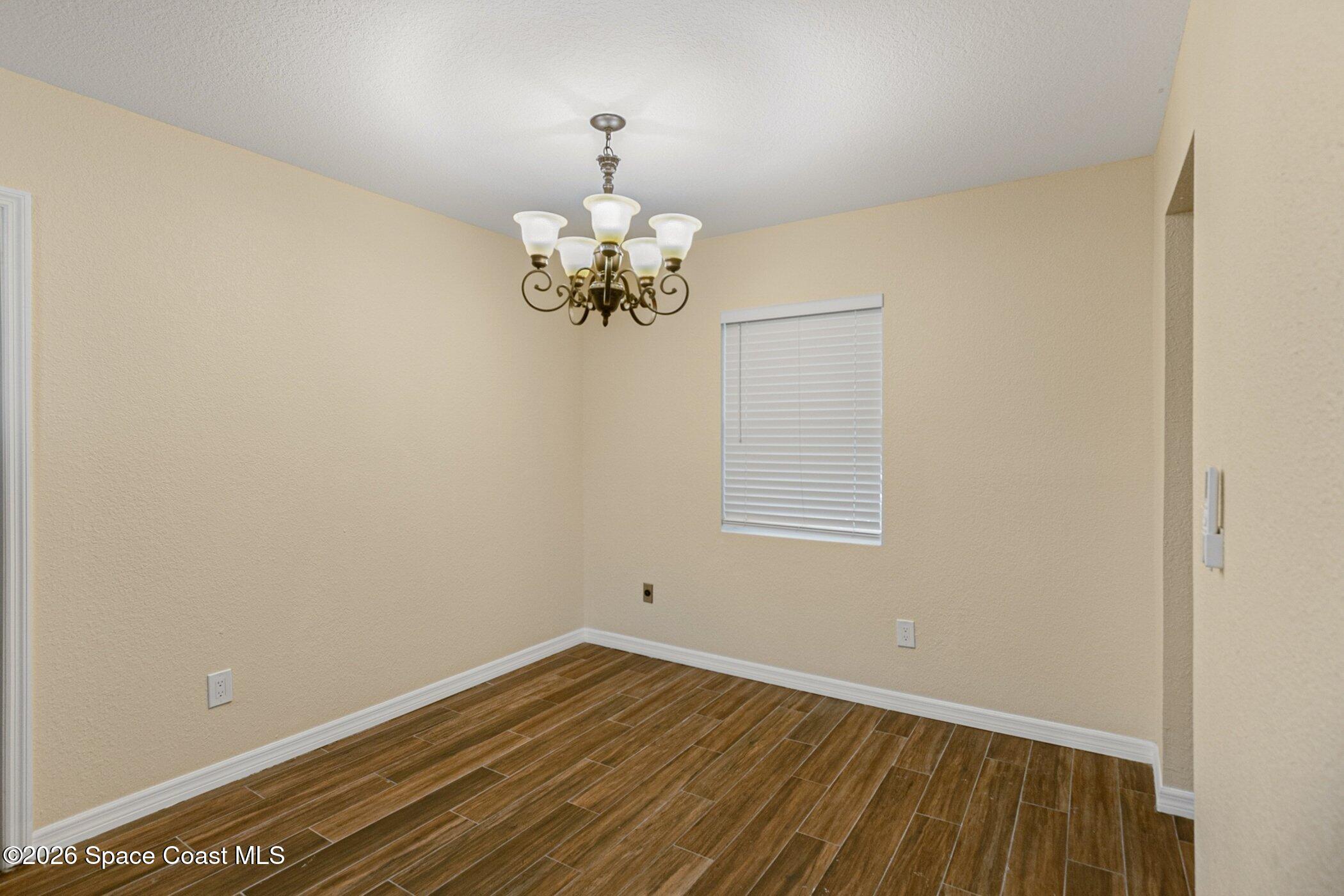175 Northwest Valencia Road Melbourne, FL 32904 - Photo 6 of 24 Dining Room
