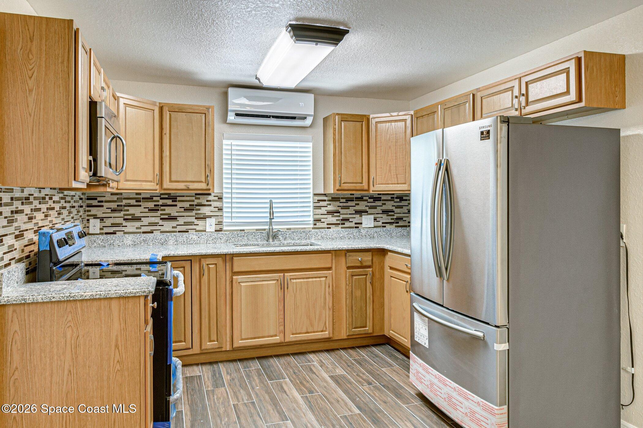 175 Northwest Valencia Road Melbourne, FL 32904 - Photo 8 of 24 Kitchen