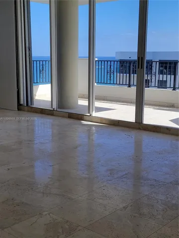 $4,300 | 6422 Collins Avenue, Unit 1802, Miami Beach, FL 33141