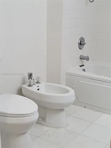 $4,300 | 6422 Collins Avenue, Unit 1802, Miami Beach, FL 33141