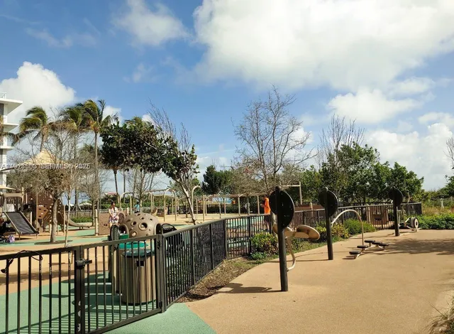 $4,300 | 6422 Collins Avenue, Unit 1802, Miami Beach, FL 33141