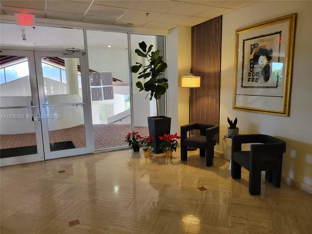 $4,300 | 6422 Collins Avenue, Unit 1802, Miami Beach, FL 33141