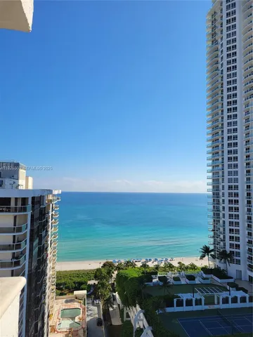 $4,300 | 6422 Collins Avenue, Unit 1802, Miami Beach, FL 33141