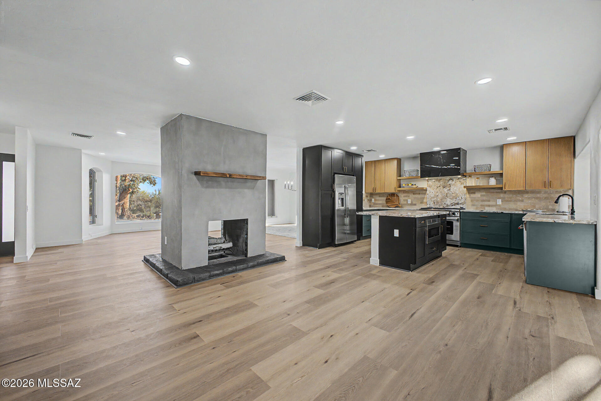 333 East Florence Road Tucson, AZ 85704 - Photo 9 of 49 FAMILY TO KITCHEN