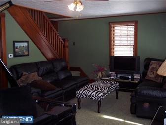 128 Bingaman Road Reading, PA 19606 - Photo 3 of 8 Living Room