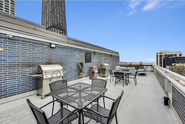 $2,300 | 222 East Pearson Street, Unit 2307, Chicago, IL 60611