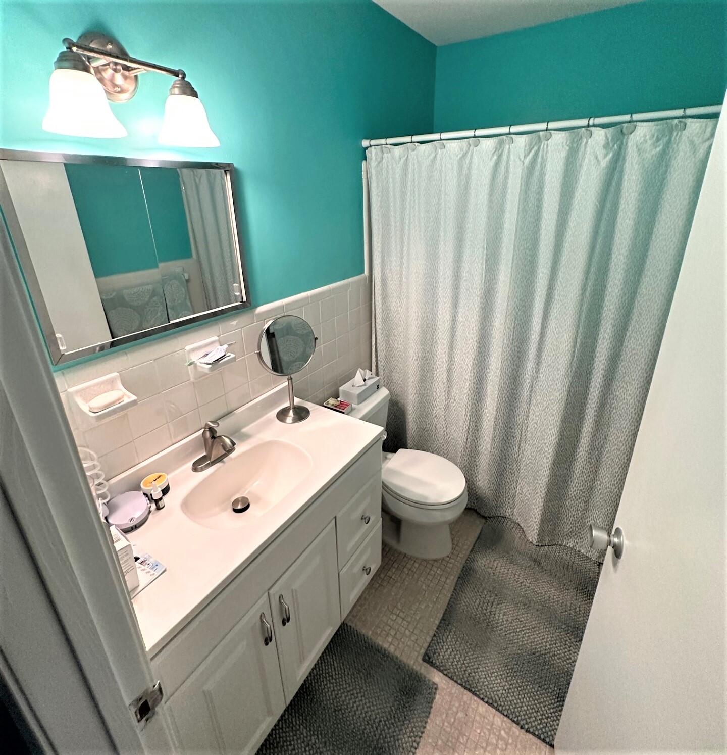 2780 Worcester Road Lake Worth, FL 33462 - Photo 12 of 20 Bathroom 2 (2)