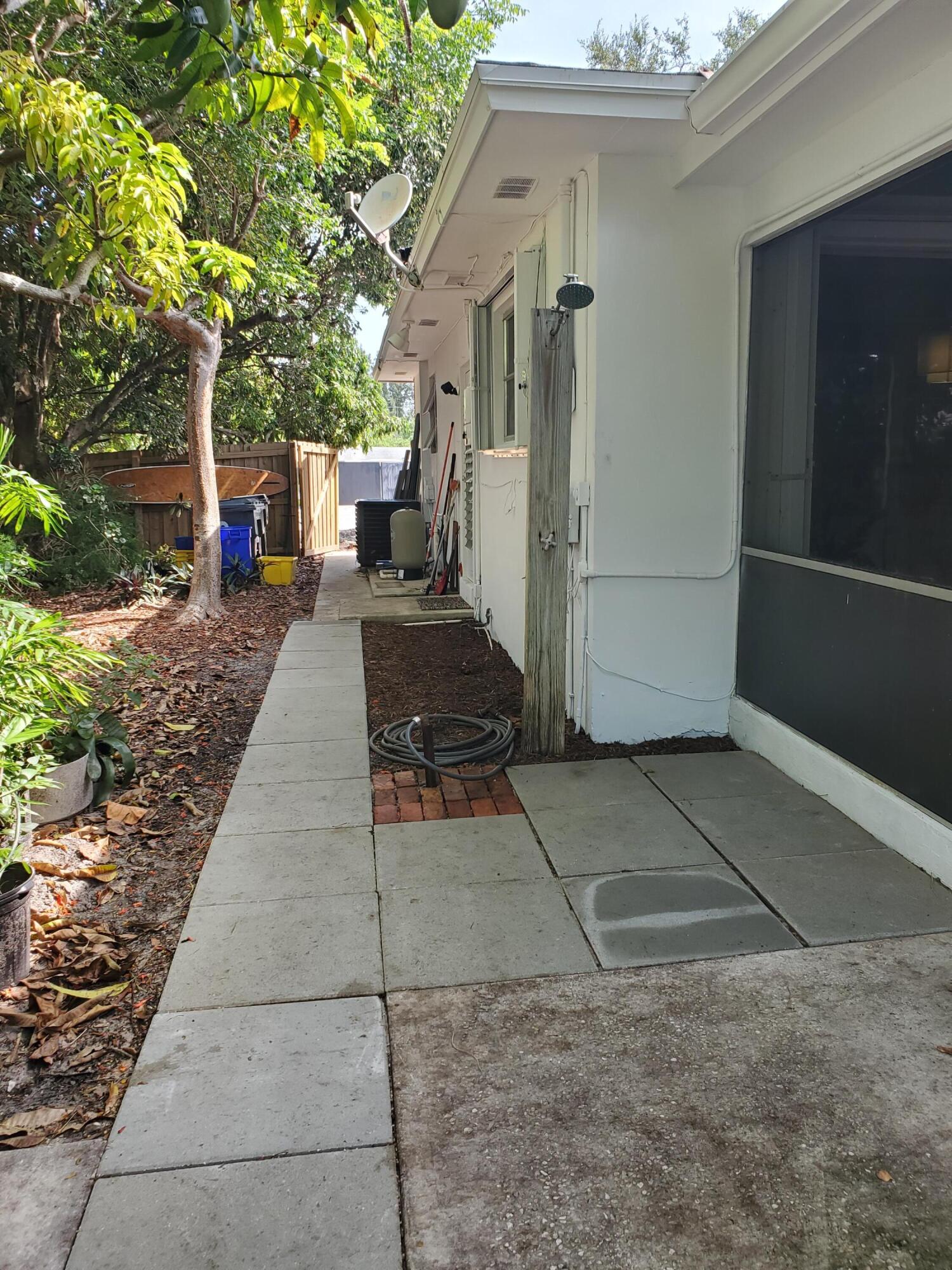 2780 Worcester Road Lake Worth, FL 33462 - Photo 16 of 20 20230628_102937