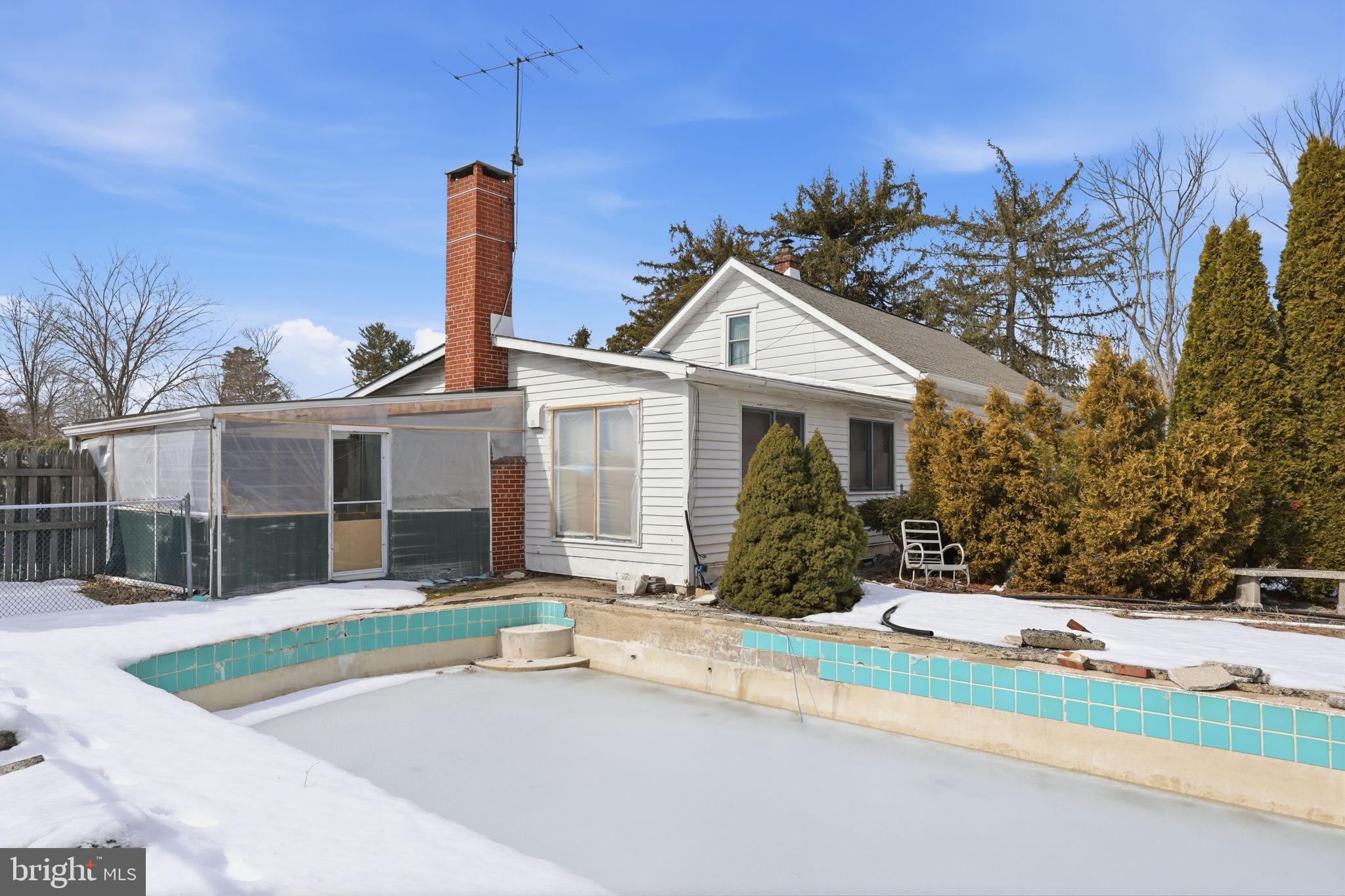 186 Pennington - Harbourton Road Pennington, NJ 08534 - Photo 9 of 20 a front view of a house with a yard and potted plants