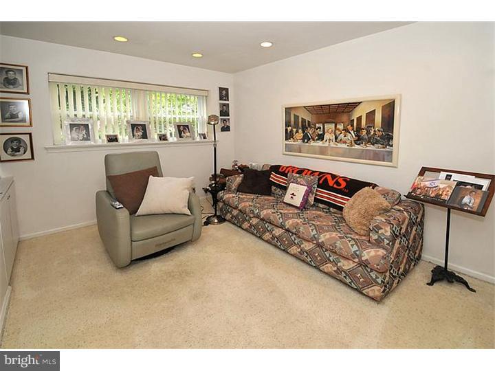 2073 Kent Road Huntingdon Valley, PA 19006 - Photo 4 of 17 Family Room