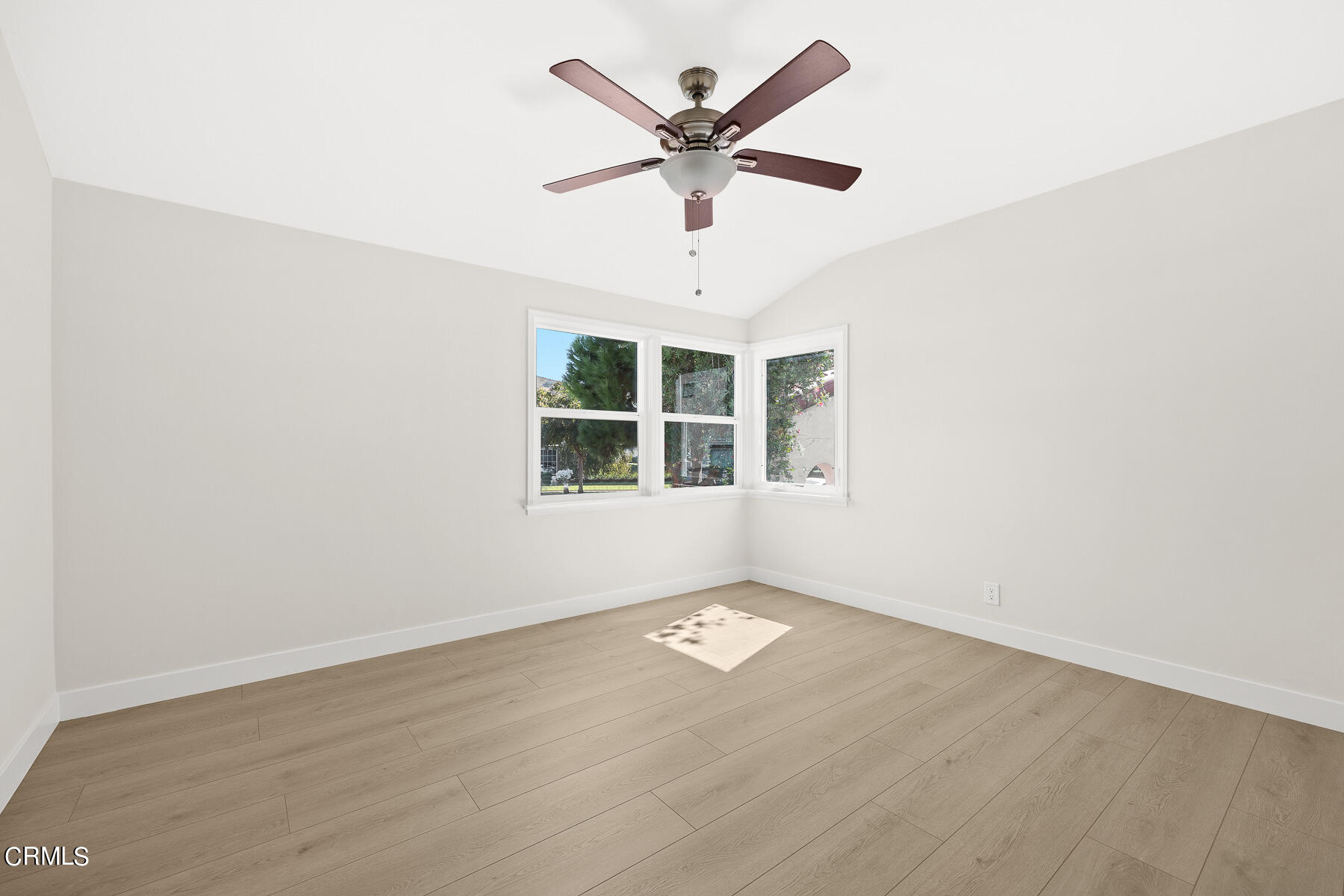 619 Corwin Avenue Glendale, CA 91206 - Photo 26 of 44 an empty room with window and ceiling fan