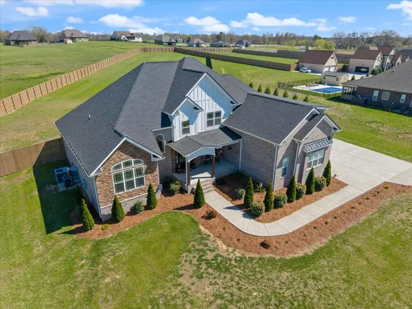 $970,000 | 2507 Tom Austin Highway, Greenbrier, TN 37073