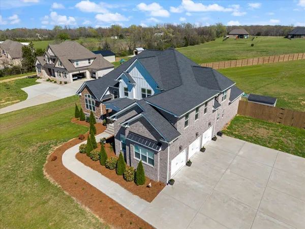 $970,000 | 2507 Tom Austin Highway, Greenbrier, TN 37073