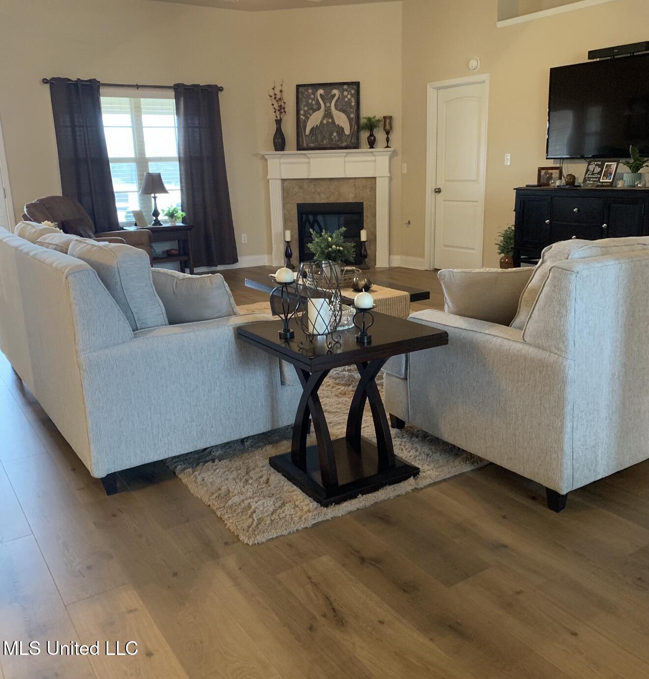 4946 Arrowhead Lane Olive Branch, MS 38654 - Photo 4 of 17 IMG_1841