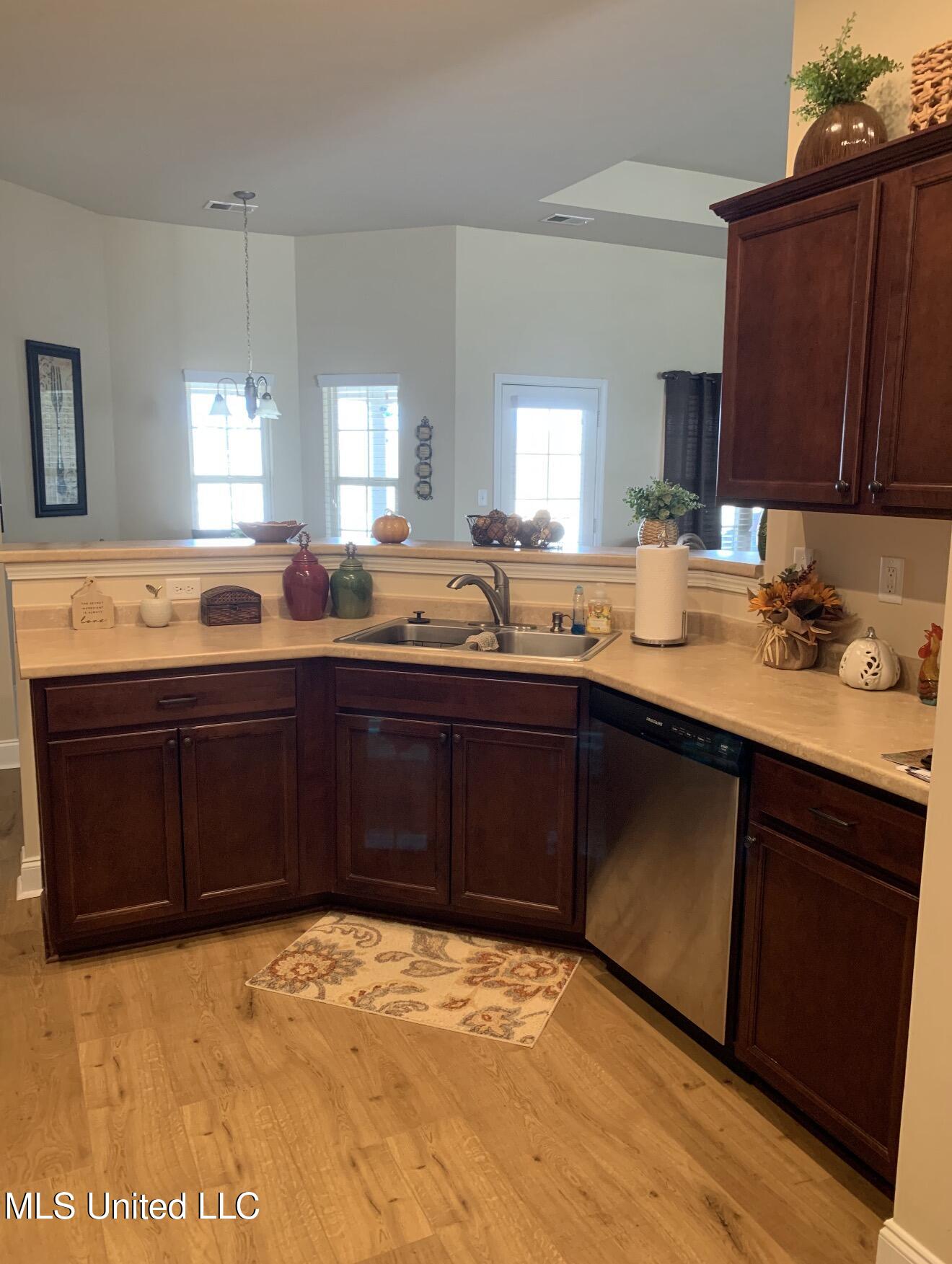 4946 Arrowhead Lane Olive Branch, MS 38654 - Photo 6 of 17 IMG_1844