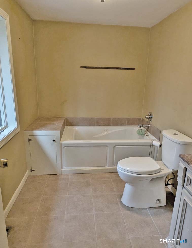 123 Old North Road Winchester, CT 06098 - Photo 17 of 28 Whirlpool tub