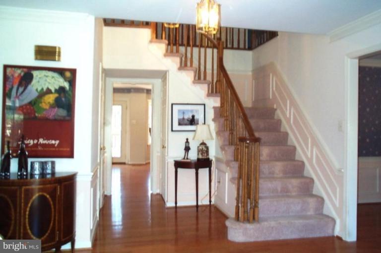 7818 Windy Point Court Springfield, VA 22153 - Photo 2 of 26 Entryway/Foyer