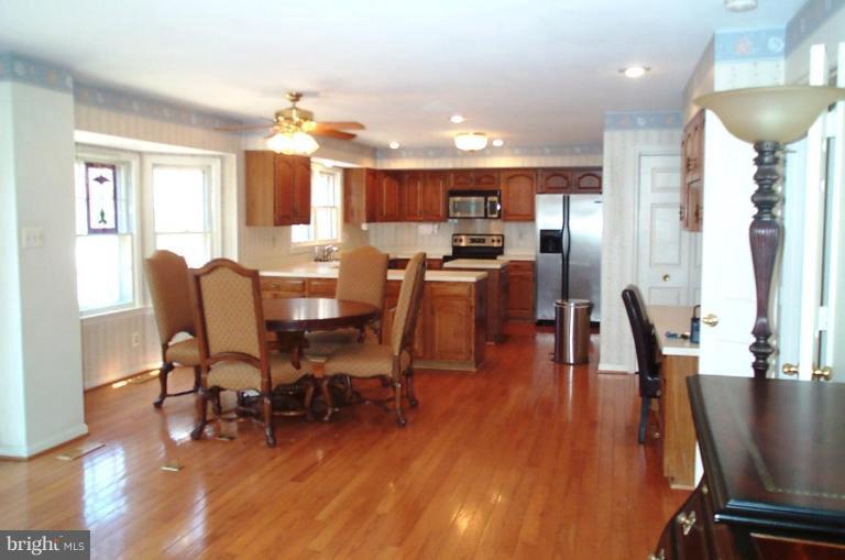 7818 Windy Point Court Springfield, VA 22153 - Photo 4 of 26 Breakfast Area