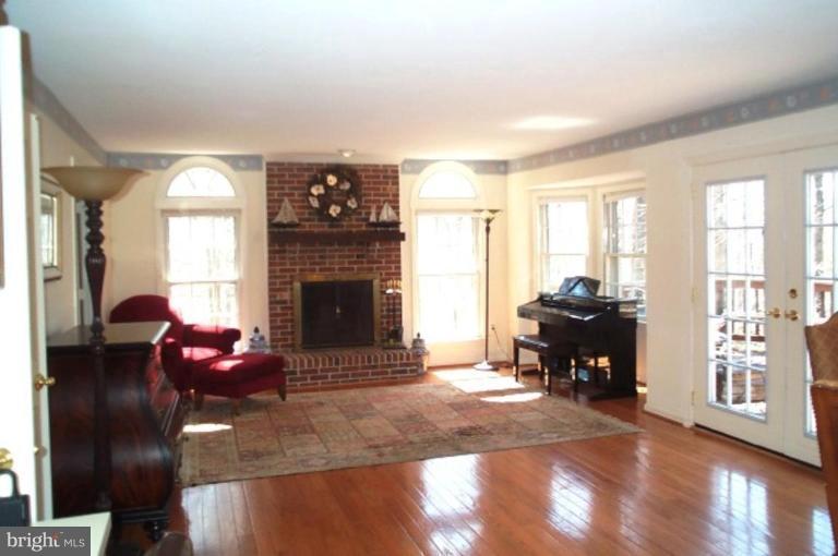 7818 Windy Point Court Springfield, VA 22153 - Photo 5 of 26 Family Room