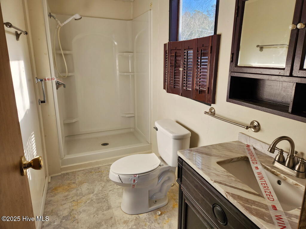 2421 Pocosin Road Pinetown, NC 27865 - Photo 16 of 21 MASTER BATH