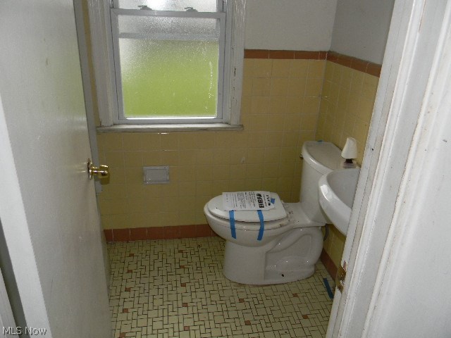 4209 Wilmington Road Cleveland, OH 44121 - Photo 11 of 20