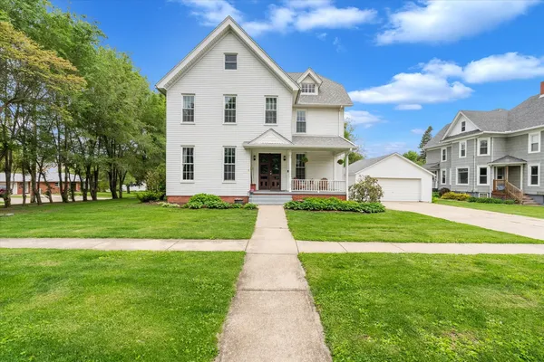 $289,000 | 127 South Vail Street, Geneseo, IL 61254
