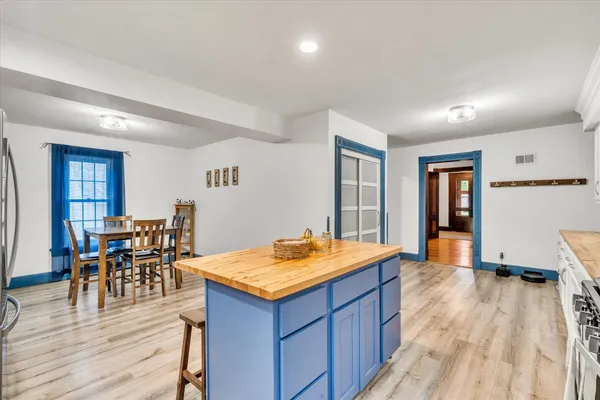 $289,000 | 127 South Vail Street, Geneseo, IL 61254